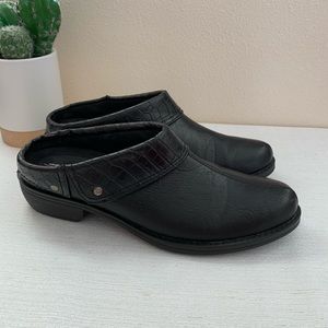 Easy Street Becca Black Crock Faux Leather Mules Woman’s 9.5W